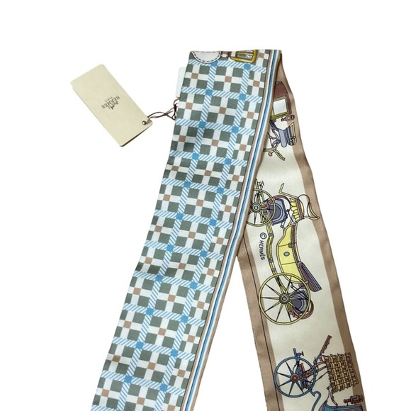 HERMES Blue Silk Scarf - Picture 5 of 13